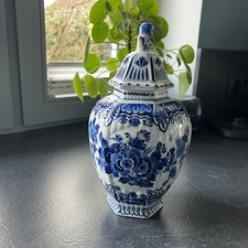 Delfter Deckelvase