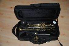 gebrauchte trompeten mit umfangreichem Zubehör (Trompetenkoffer,...)