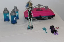Monster High Puppe Frankie stein+ Labor Koffer  mit Zubehör # 55