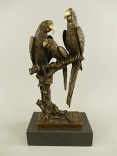 schöne Bronzefigur Papageienfamilie Statue Skulptur auf Marmorsockel