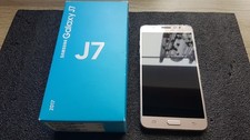 Samsung Galaxy J7 (2016) gold