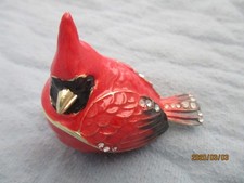 Schöne Schmuckdose Vogel Cardinal emailliert Höhe 50mm Länge 58mm Breite 37mm