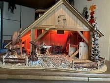 Wunderschöne Weihnachtskrippe mit Beleuchtung Handarbeit