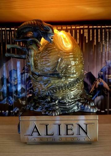 Alien anthology sideshow - alien,