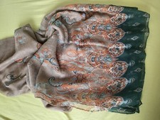 breiter leichter Schal