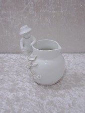 Antiker kleiner Milchkrug mit