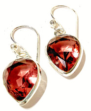 ROSA A M E T H Y S T