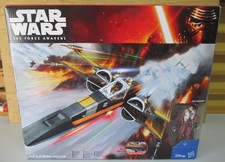Hasbro: Star Wars Poe´s X-Wing Fighter in OVP