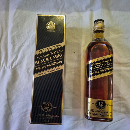 Johnnie walker black label - johnnie,
