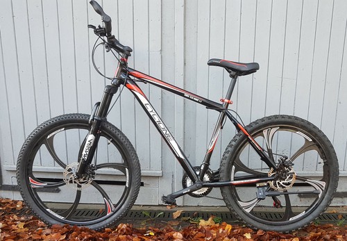 Mountainbike cyclone - mountainbike,