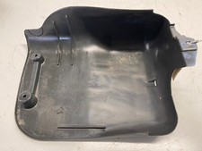 Oldtimer Mercedes W201 190 E - 1.8 L Abdeckung Benzinpumpe 2014780637