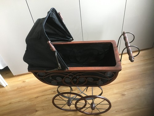 Puppenwagen antik