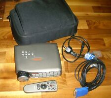 Geha DLP Beamer Compact 007 plus mit Tasche und Kabel  (EBS)