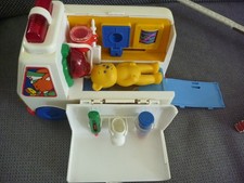 Spielzeugauto Krankenwagen Ambulanz für Bären Krankentransport, viel Zubehör TOM