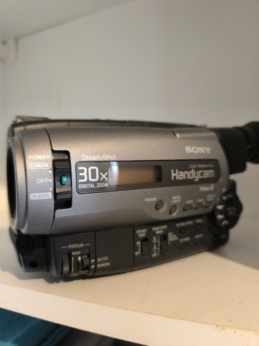 Sony ccd tr620e - 8mm, video8