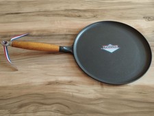 KÜCHENPROFI CREPES PFANNE EMAILLE GUSSEISEN MIT HOLZSTIEL  28 CM DURCHMESSER