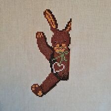 Versteckter Hase Stickbild