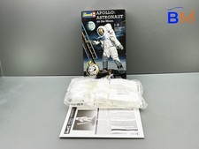 1:8 Revell 04826 Apollo Astronaut on the Moon Bausatz // 4 G 0669