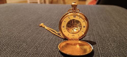 Neuwertige goldene