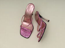 heels getragen, lila im