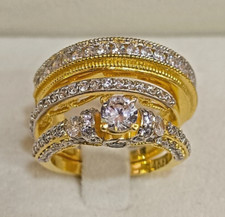 2 Karat Runde Künstlicher Diamant Hochzeit Trio Ring Set 14k Gelb Vergoldet