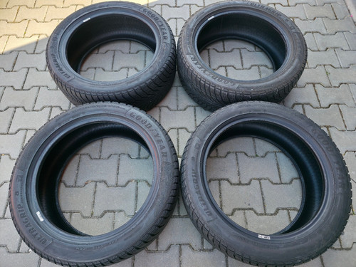 Goodyear ultragrip perf - 4,
