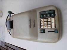 Rechenmaschine mit Papierstreifen aus den 1950 er Jahren   Fu   p