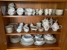 Geschirr Rosenthal Classic Rose und Moosrose 12fach, insgesamt etwa 140 Teile