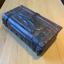 Holzkiste Truhe Motiv vermutlich asiatisch handgeschnitzt antik 34x18x13 cm