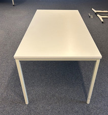 Schreibtisch Besprechungstisch