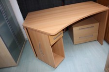 Schreibtisch Buche  130 x 60, über das Eck ausziehbar bis zu 100 cm