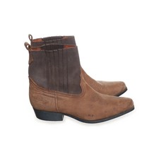 Joe Sanchez, Cowboyboots