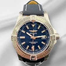 Breitling 43mm Avenger Blau