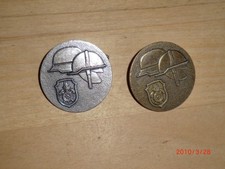 2 x Feuerwehr Bayern Abzeichen Leistungsabzeichen TH Ehrenzeichen Varianten