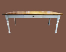 Tisch im Landhaus, Vintage, antik, shabby-chic Stil