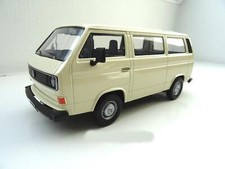 + VOLKSWAGEN VW T3 Bus Modellauto Motormax 1:24 cremeweiss 79376 def. Verpackung
