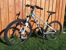 Felt Alu MTB - Kinder-/Jugendfahrrad, Rahmengröße 13,5 Zoll, Räder 26" 
