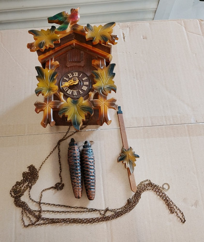 Kuckucksuhr mit vogel - mit,