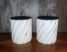 2 Kerzenständer aus Holz