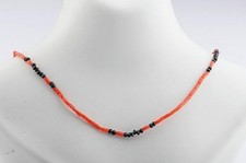 Halskette mit Korallen und