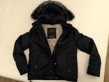 Dunkelblaue Kapuzenjacke von