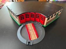 Brio Holzeisenbahn Lokschuppen