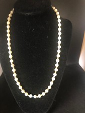 Sehr schöne Perlmuttkette aus Omas Schmuckkästchen