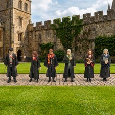 FG51 - Young Wizards in Robes
