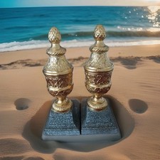 2 vergoldete Dekofiguren,(Pokale?)  Blattgold,Schlagmetall, Kunststein 25 cm