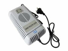 Ladegerät mit Ladekabel 3-polig CC48 48V 2,5 A Typ 3 E-Scooter Elektroroller HMP