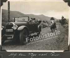 Foto Auto Oldtimer auf dem Weg