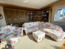 Sofa und Sitzgruppe im Landhausstil