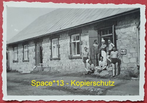 Foto soldaten vor unterkunft - vor,