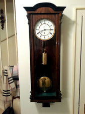 Wunderschöne antike Wanduhr im englischen Stil in Nußbaum